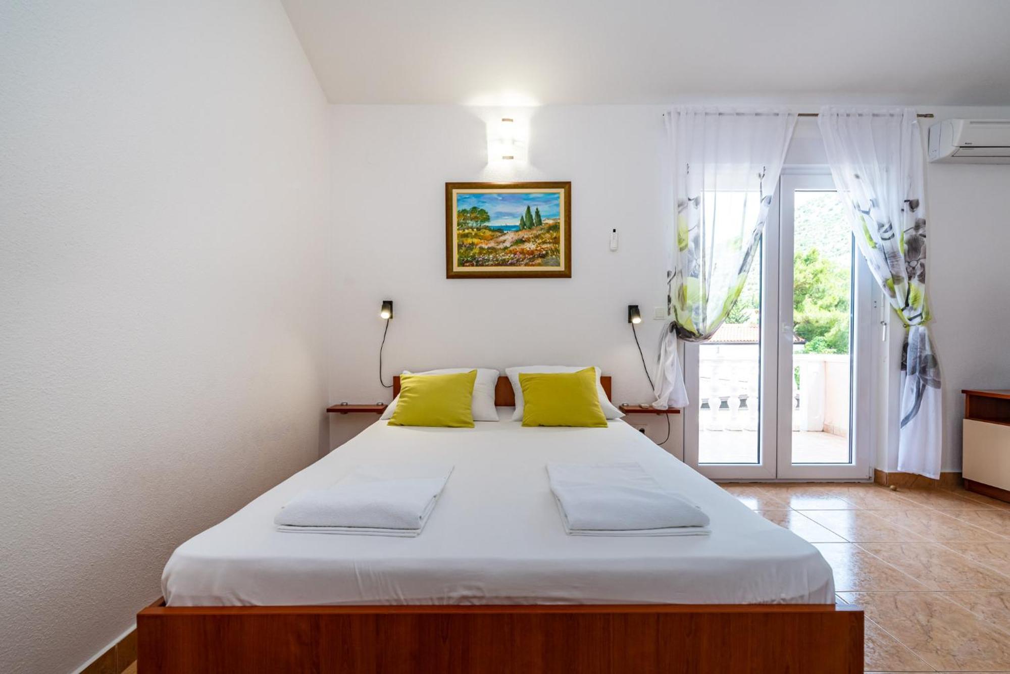 Apartments Prkacin 2 Starigrad Paklenica Esterno foto