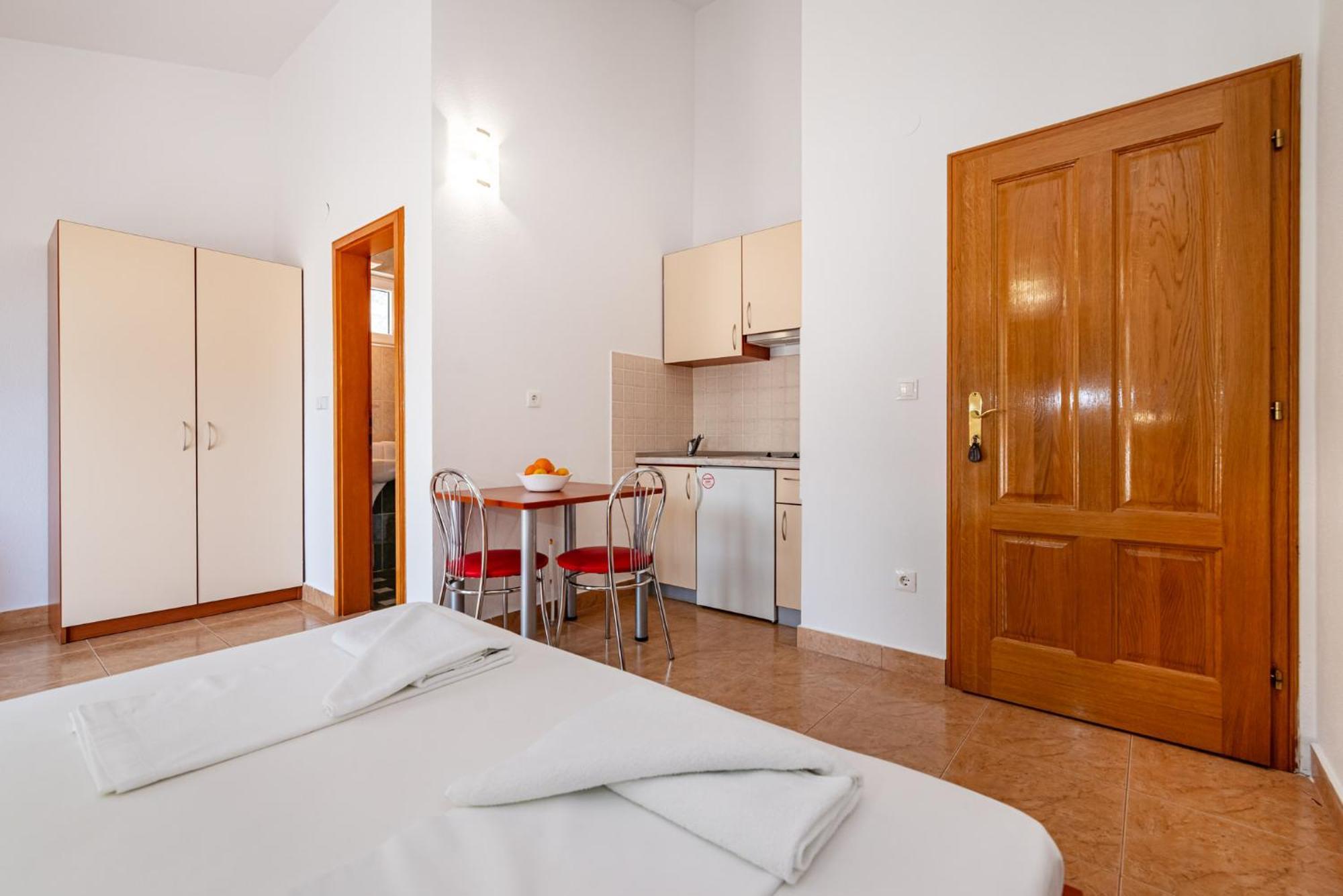 Apartments Prkacin 2 Starigrad Paklenica Esterno foto